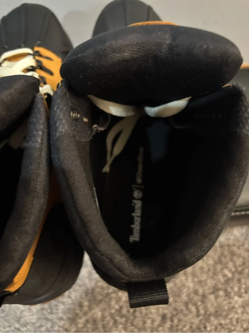 Timberland Black and Wheat Lace-Up Waterproof Boots nwot never worn very rare